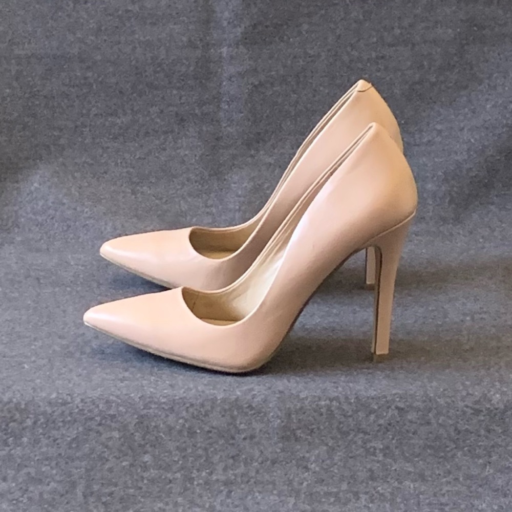 Saks Fifth Avenue Light Beige Pink Classic Stiletto Pumps - Picture 3 of 12